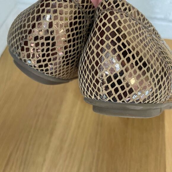 Vionic Larrun Loafer Womens Size 6 Gold Bronze Metallic Snake Slip On Shoe Comfo - Picture 9 of 12